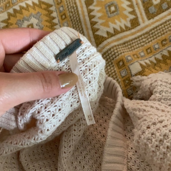 Sneaky Shoulders Sweater // - Picture 4 of 4